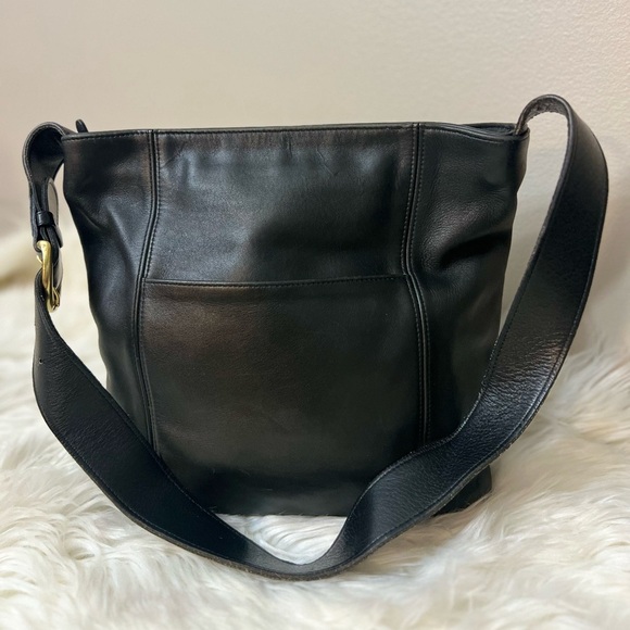 Vintage COACH ERICKSON
SOHO Black Leather Shoulder
Bag 4169 - Picture 5 of 14